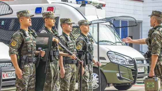 明明已经有了警察，为何还要再设武警？警察干不了的事，武警能干