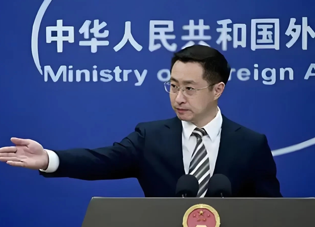 中国怒怼美国:你要战，便开战!

狂的没边的特朗普，遭到中国外交部当头一棒。中国