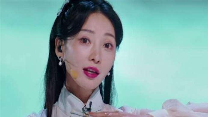 女星素颜照曝光，妆前妆后像换了个人？网友：这才是真实的样子！