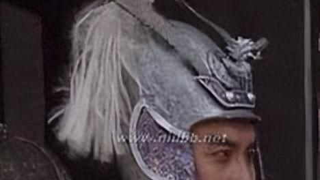 清朝总督巡抚谁更大？武官十八级怎么分？