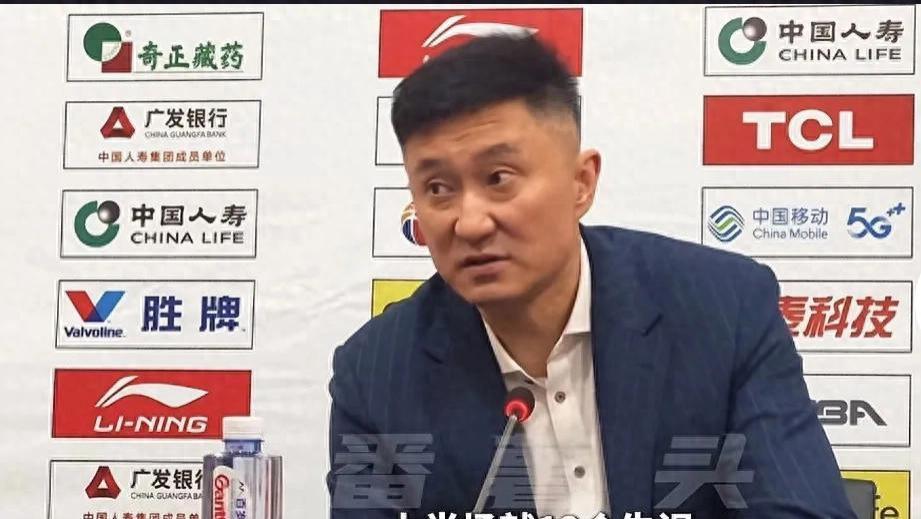 G1广东惨败山西引三问：外籍裁判争议、任骏飞伤情不明、杜锋提前放弃比赛真相