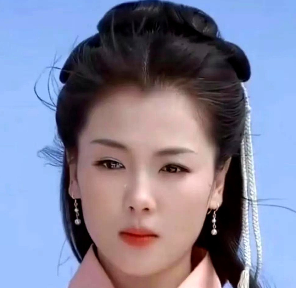 对象提及刘涛曾为债务发愁，获多方援手，连其母都曾施以援手。谁料一次试镜改写命运，