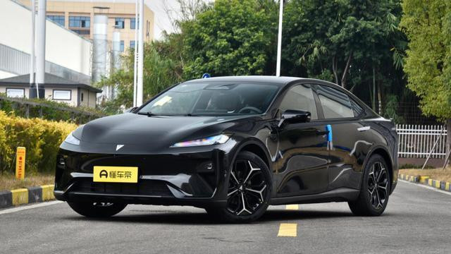 15万级带智驾的中级车：深蓝L07、海豹07DMi谁更值？