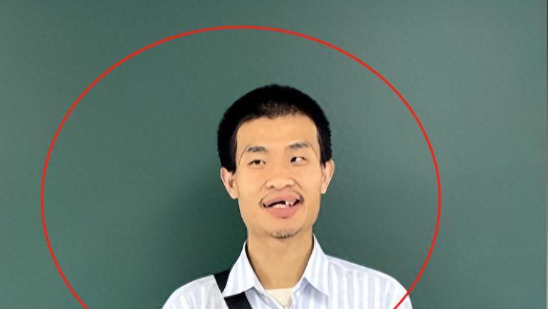 北大韦神突然开号，讲14个字涨粉210万，韦神牙齿的原因令人心疼