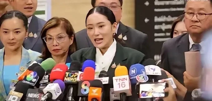 佩通坦拒绝辞职，表面强硬，实则进退两难！
若宪法法院裁定其违宪，她将彻底被排除在