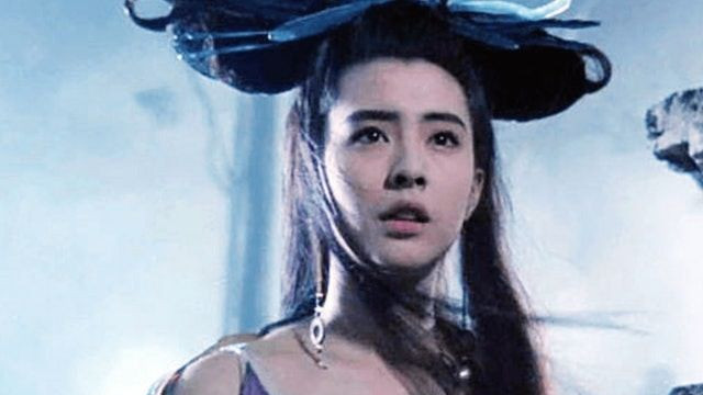 58岁王祖贤亮相美国讲座，眼睛大小引关注，自曝因抑郁退圈内幕