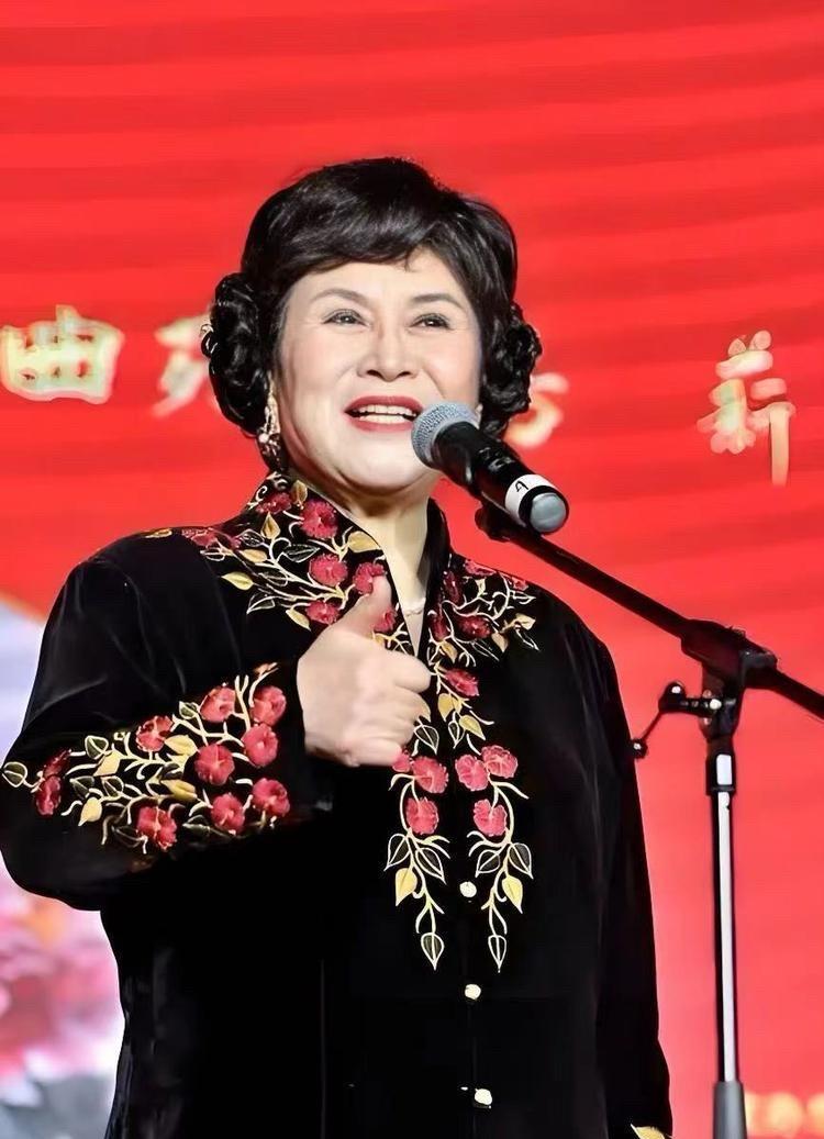 刘兰芳、李金斗出任街道文联主席！



两位曲艺界泰斗，曾分别执掌中国曲协和北京