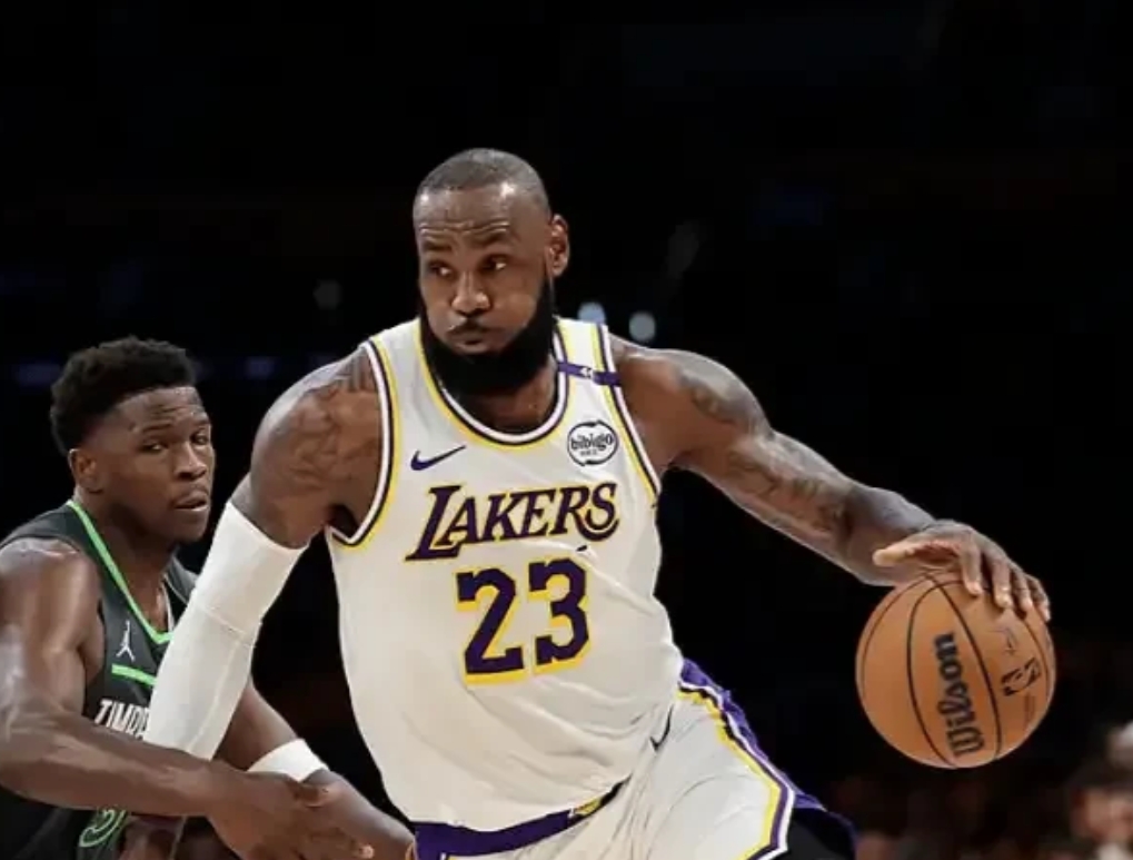 NBA季后赛第一轮第一场比赛过后，有三点真的想不到！

第一点、湖人居然输给了森