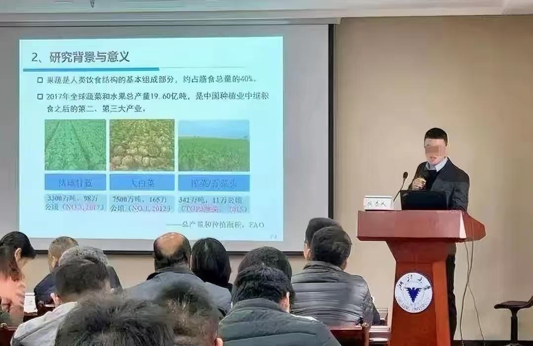 35岁正当事业的黄金时期，但也是人生焦虑的集中爆发期。如果扛不过焦虑，很容易走向