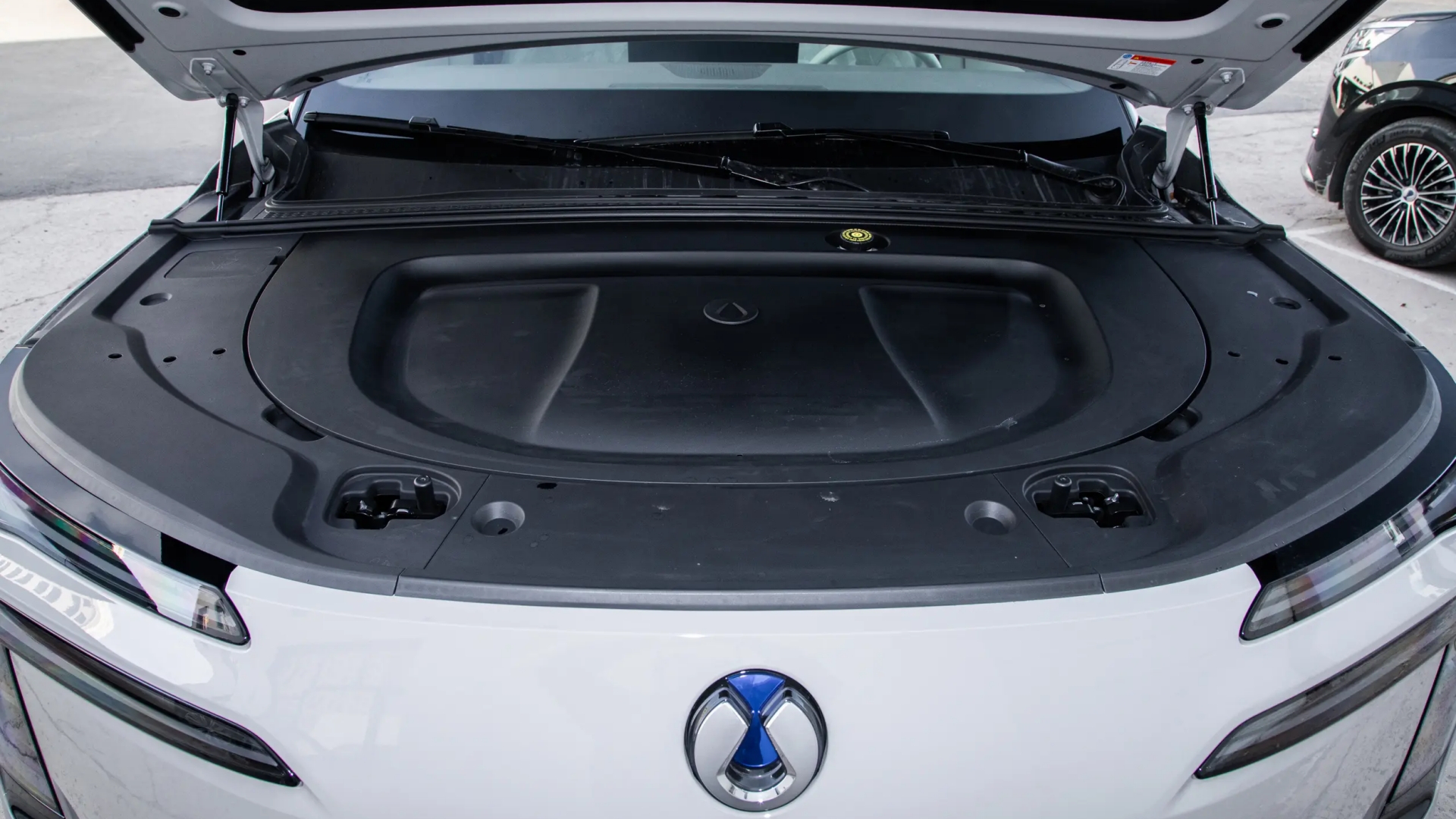 为什么腾势N8L不用热泵空调？现在的PTC空调能耗实在太高了