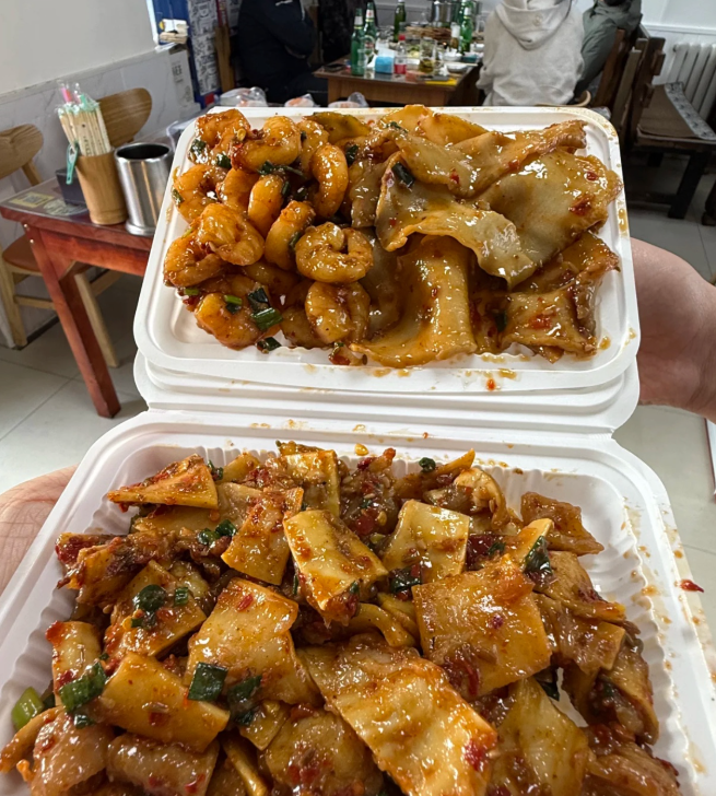 这是哪里的特色美食，看着挺好吃的!