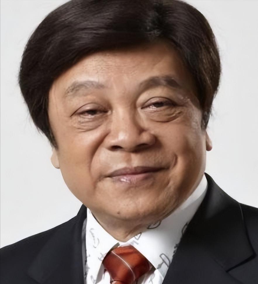 2020年，赵忠祥去世前，故意支开老婆孩子，将倪萍叫到跟前：“妹子，哥有5亿遗产