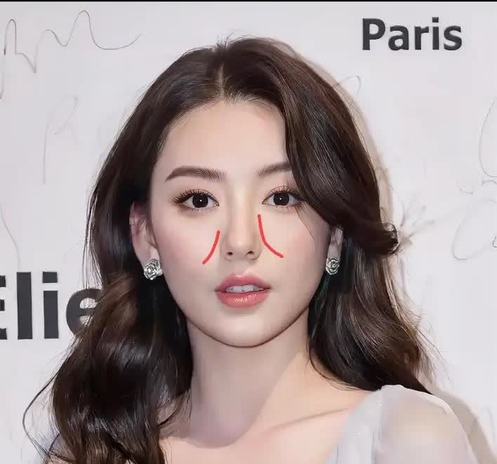 关于方媛

我发现她身上的有一个玄学

可能这辈子无法改变了，那就是她的