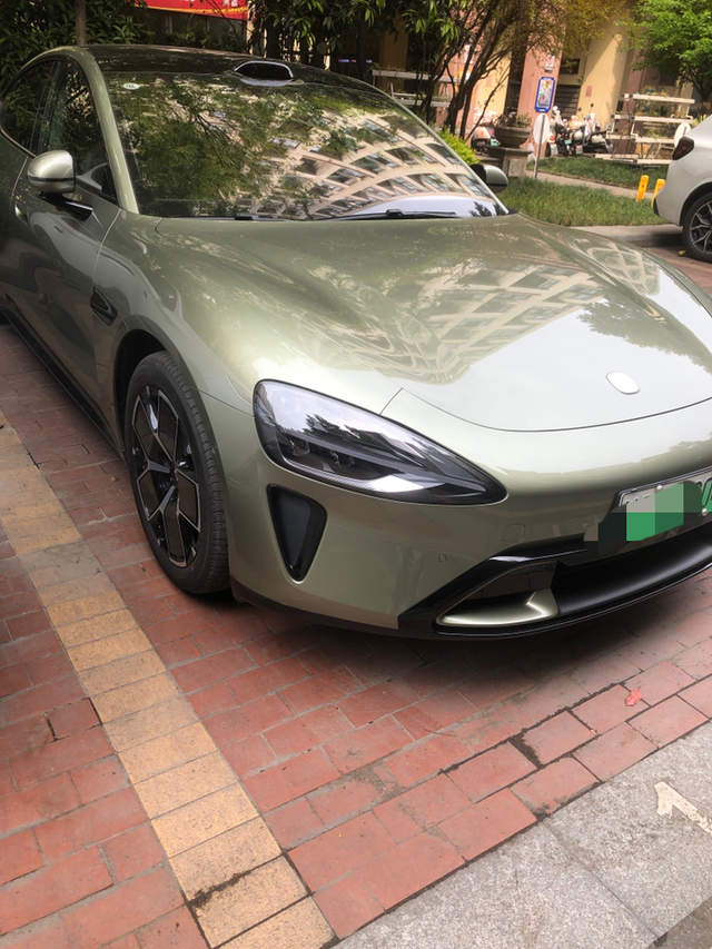 4点关键因素致小米从群捧到群推
小米SU7和ULTRA也关注了很久。我也见证了中