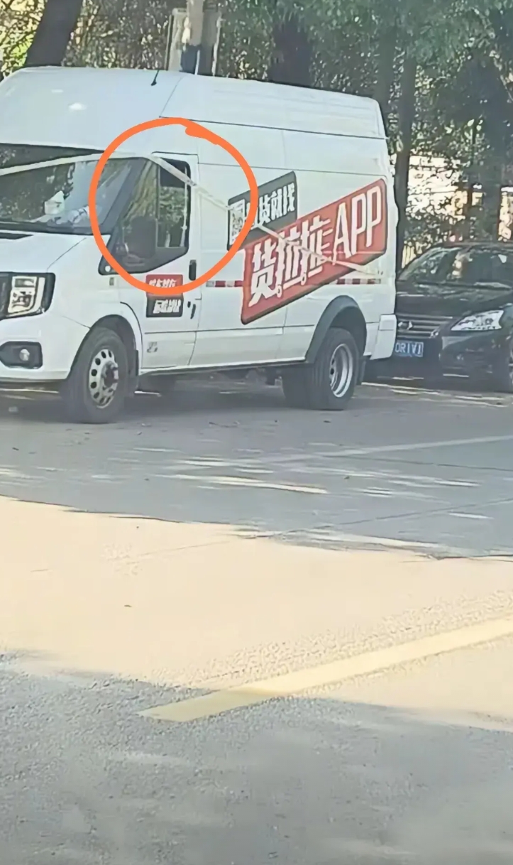 关于山东单县货拉拉司机车内身亡这事

以前听一个货拉拉司机说过，他们其实真的挣不