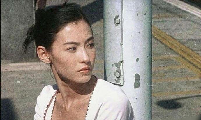 张柏芝这两张生图是真的好看！
完全就是“骨相美人”本尊啊！
高清镜头下皮肤依然能