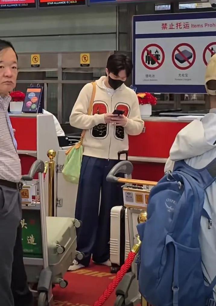 今天大家看到王楚钦都在问石景山来了没？[捂脸][呲牙]看了半天才知道原来莎莎就是