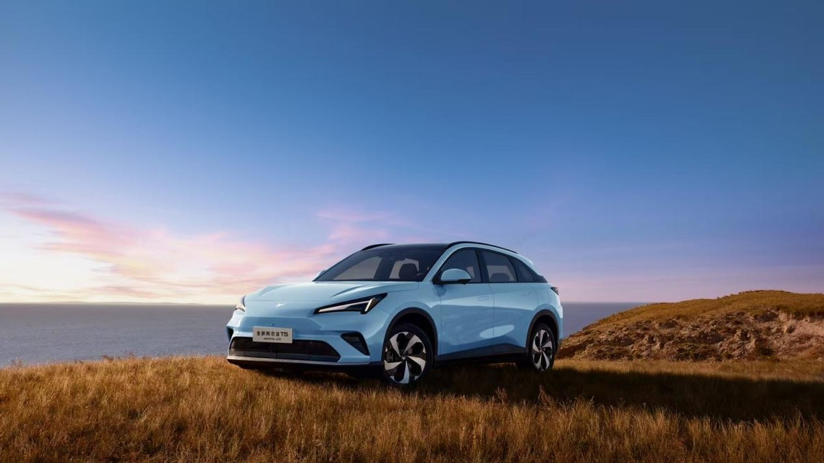 12.38万起预售，全新阿尔法T5“炸场”15万级中级SUV