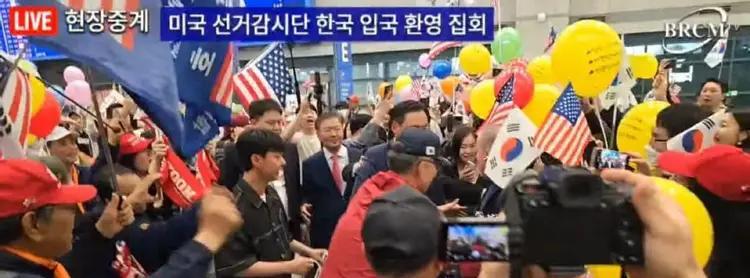 韩国部分民众欢迎“美国仁川降落”，就在韩国大选之时！部分韩国民众拥抱欢迎美国考察