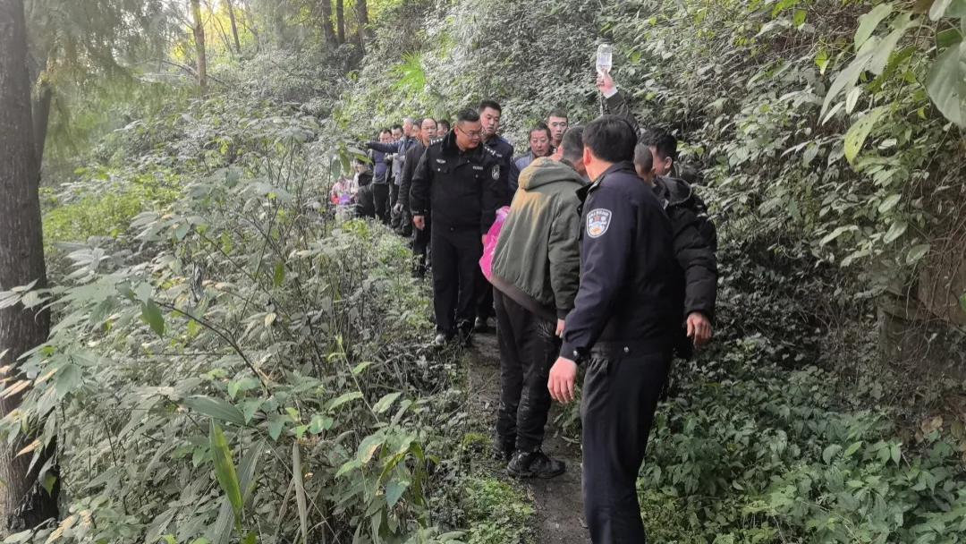 寒冬里的“紧急救援”！道真公安一天找回两名走失老人