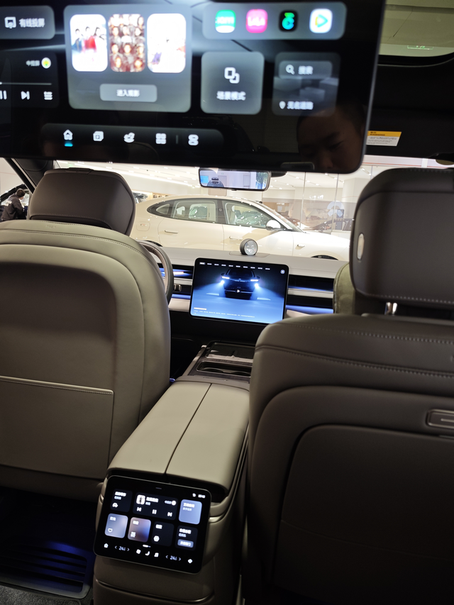 国产新能源中
内饰设计第一流，这个毫无争议！