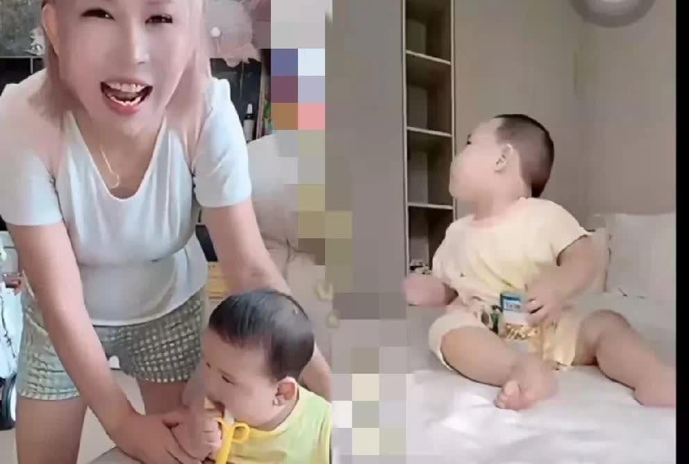 二驴连麦调侃驴姐儿子：（座）山雕！

             驴姐抱着二儿