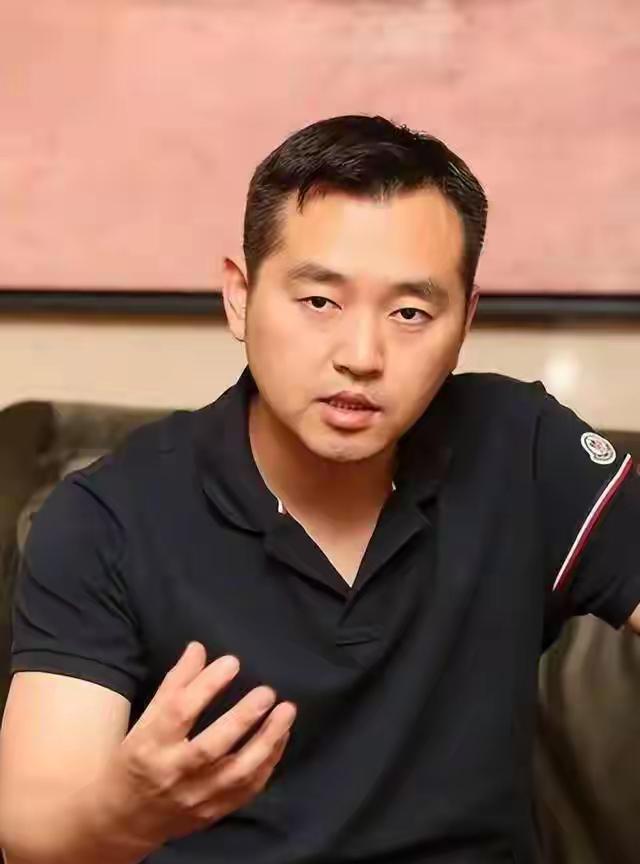 国乒5位男单大满贯得主现状如下

1、刘国梁——刚刚卸任乒协主席
2、孔令辉——