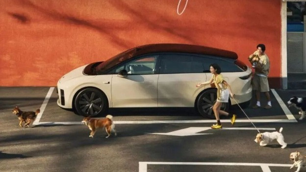 前脚刚提车，后脚狂降4.5万元！理想再次背刺老车主