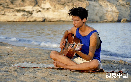 婚宴上她奔向车祸的竹马，我的爱彻底退潮