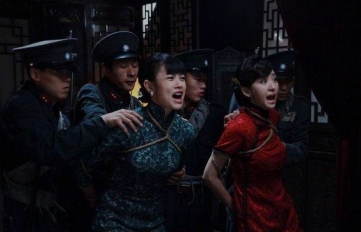 1958年，马步芳在自己的亲侄女水中下了药，扒光了她的衣服，无法扼制自己兽欲的马