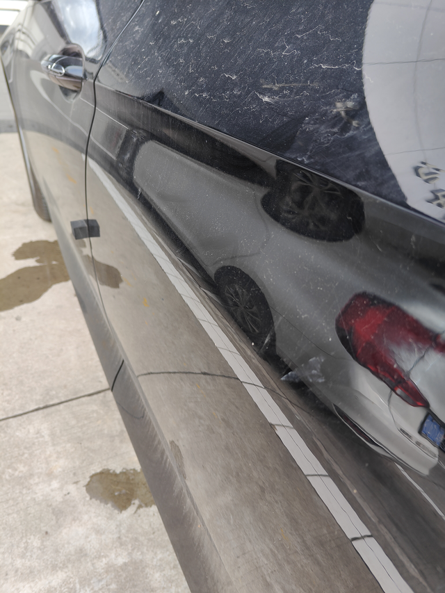 被开门杀怎么破
请教各位老司机有没有什么好办法减少被开门杀。车子停在小区地面停车