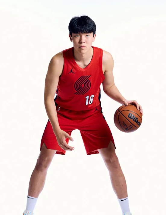 小杨今天上不了场的主要原因
理信分析在比卢普斯下课之后，斯普利特带这支球队他的打