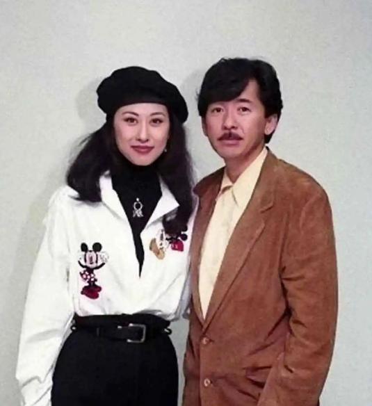 叶倩文自曝30年未育的原因，其实是皆大欢喜的选择，普通人没必要模仿。
近日，叶倩