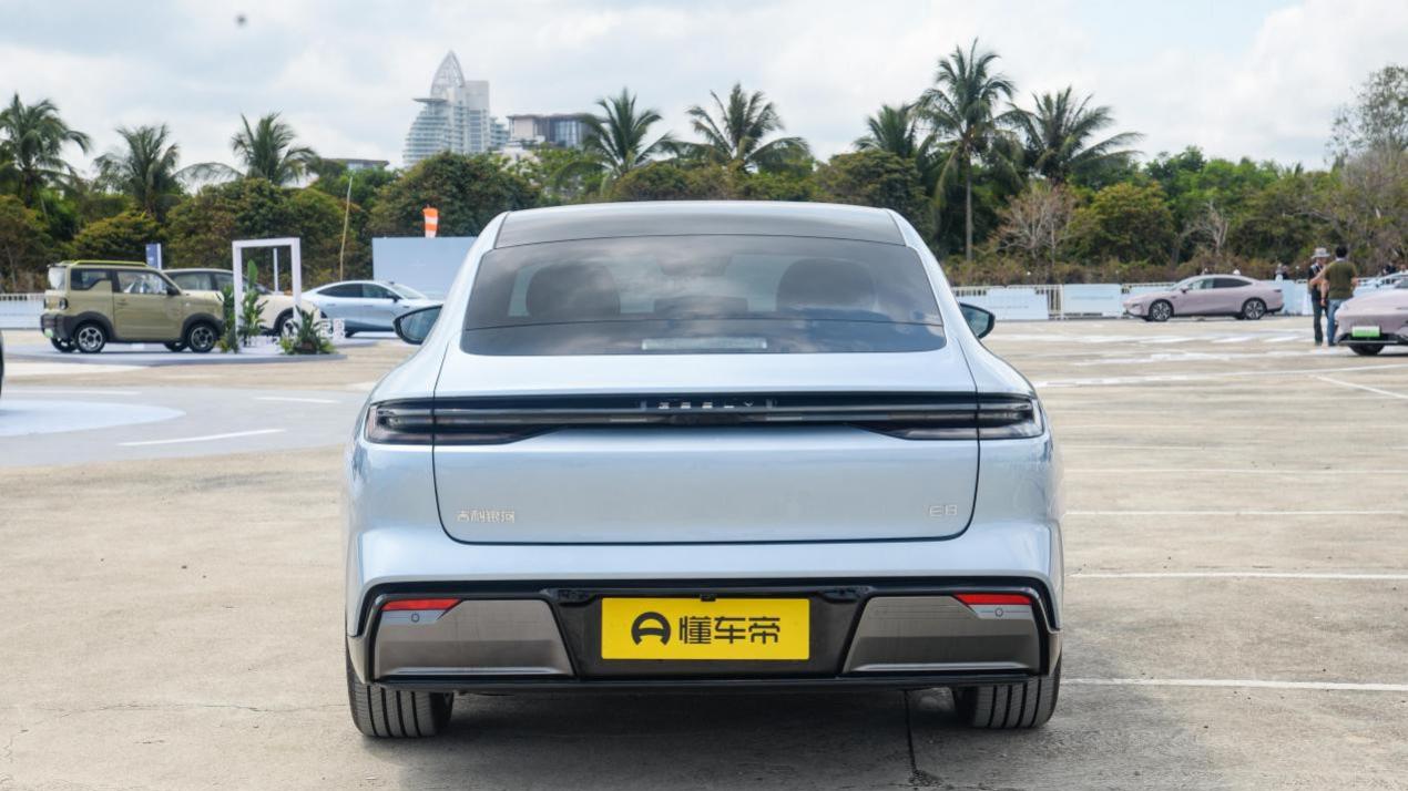 2025款银河E8正式上市！