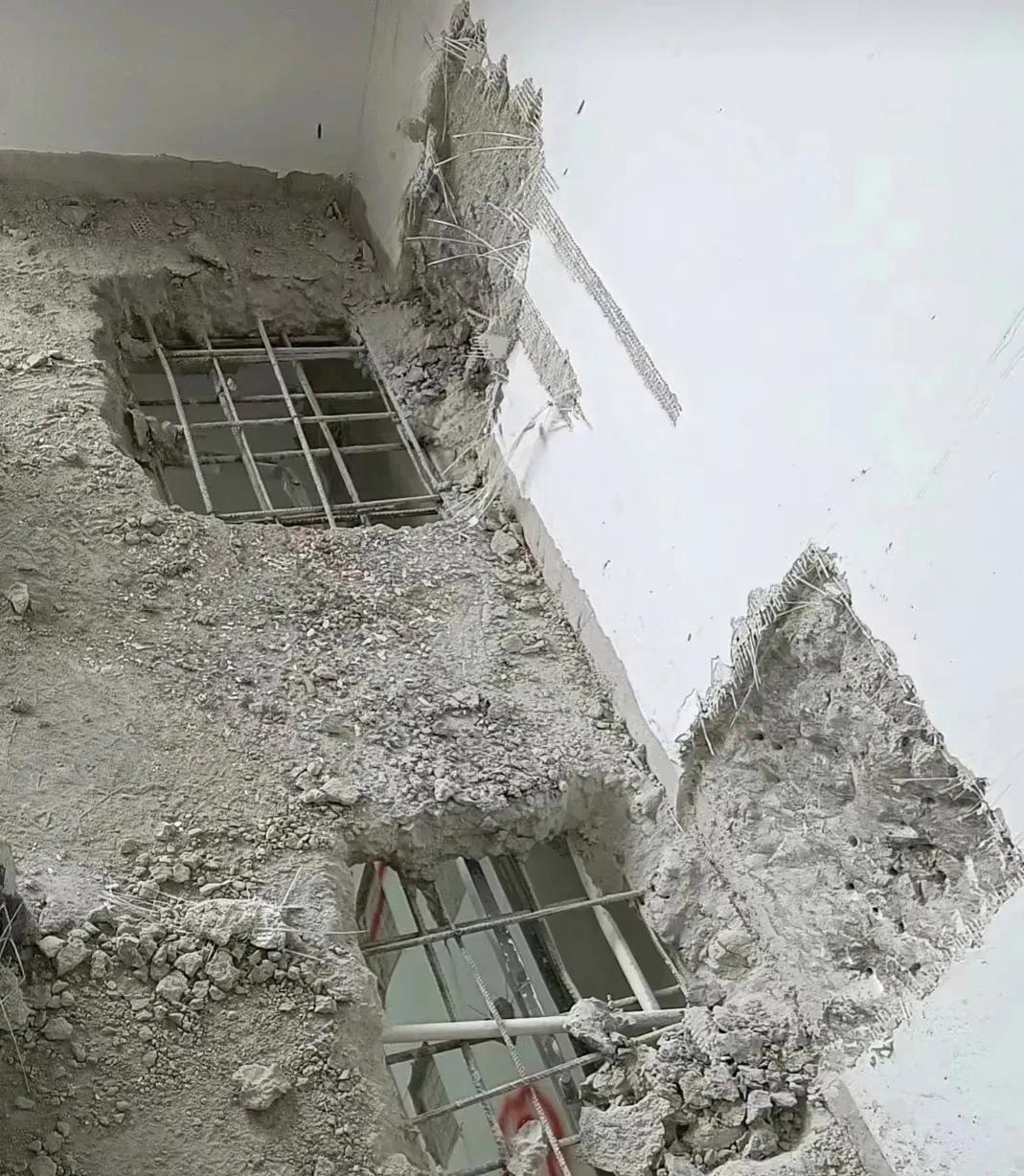 装修房子，楼板成了这样，现在怎么办？心里很慌啊