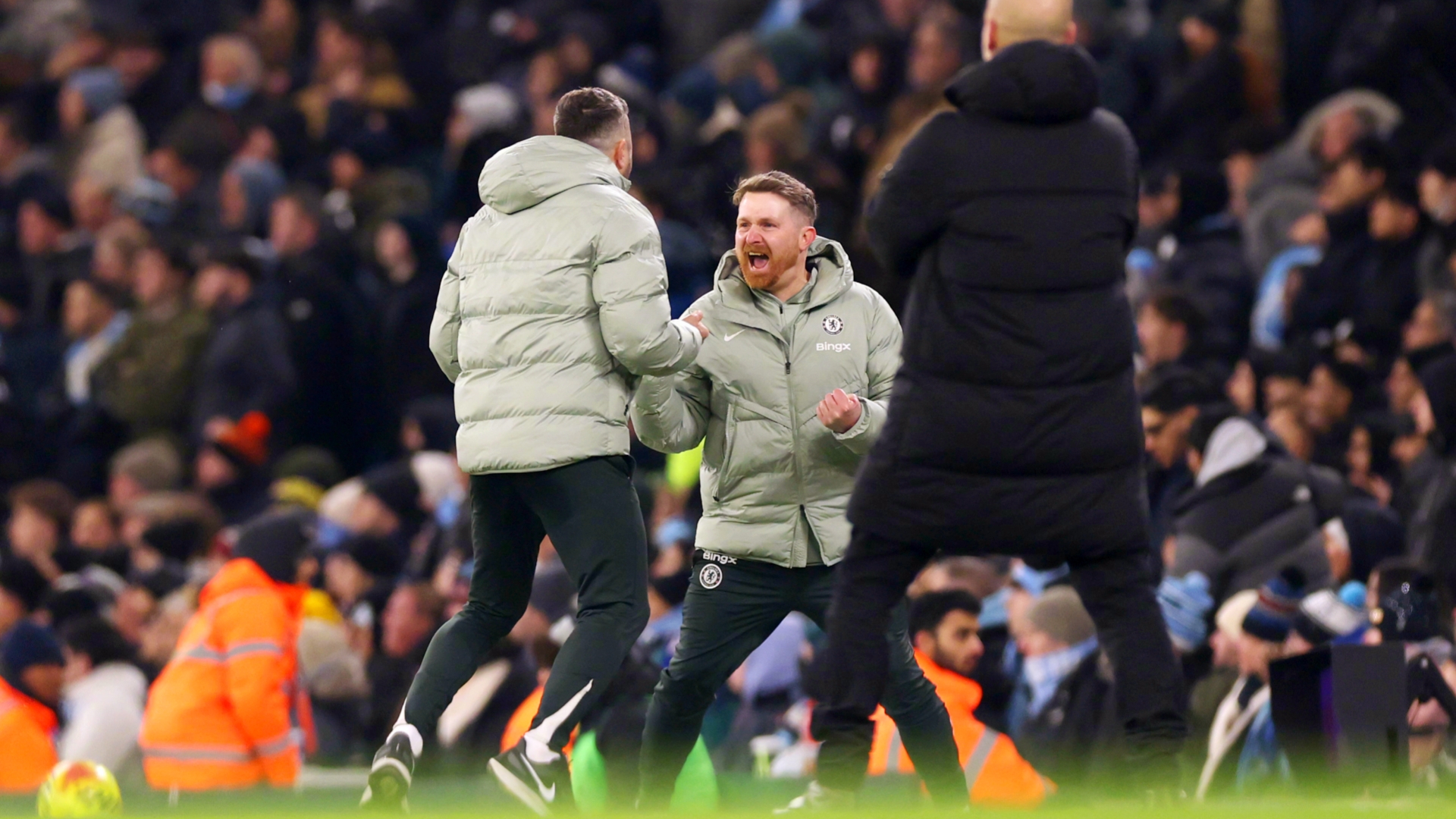 据记者报道，麦克法兰将负责执教切尔西对阵富勒姆的客场比赛。
罗塞尼尔也将及时就任