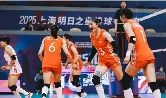 惊艳，五战全胜，中国U21女排勇夺上海排球争霸赛冠军，8月出战世锦赛！
    