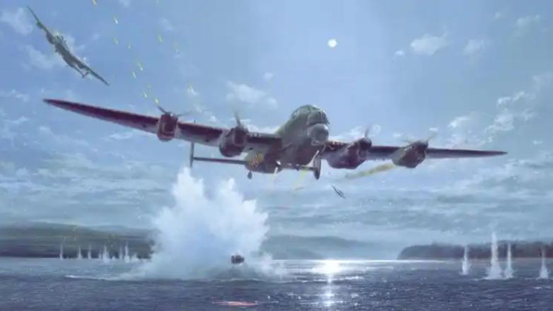 二战5枚炸弹“打水漂”击中大坝，4亿吨洪水倾泻，3万人被吞噬