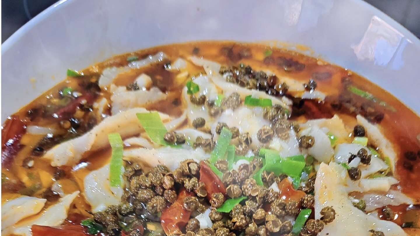 麻香四溢！解锁青花椒豆花鱼的神仙做法，一口就爱上