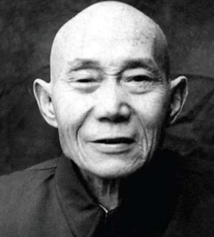 1940年，吴凤翔受命刺杀一名日本少将，可是他到门口才发现，里面竟然不止一人。正