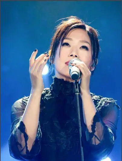1994年，38岁的李宗盛爱上林忆莲。两人同居没多久，林忆莲就怀孕了，李宗盛赶紧