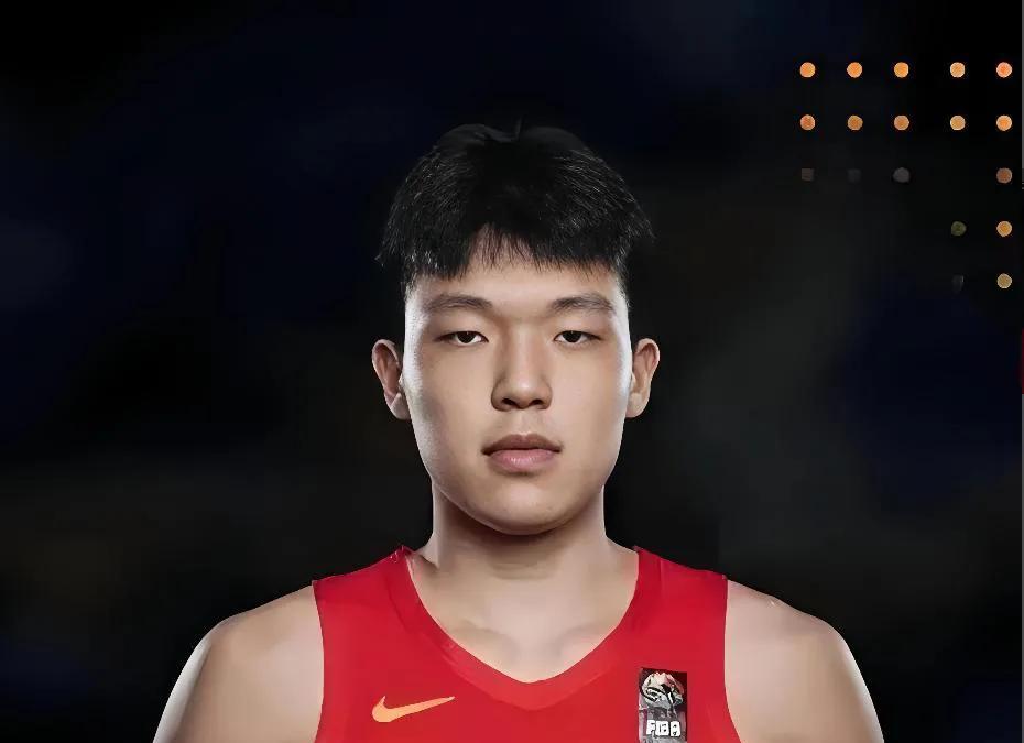 恭喜杨瀚森首轮16顺位被开拓者选中，他能成为下一个姚明吗？不是我泼冷水，他没办法