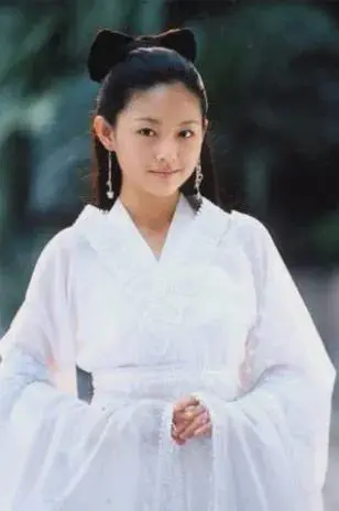 大S离世引反思：女生榜样需有反抗精神