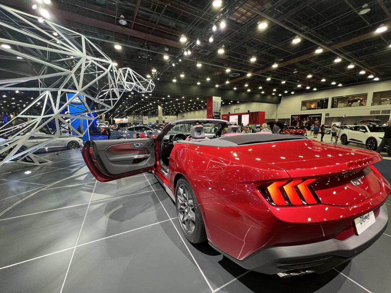 新款Mustang 实车！