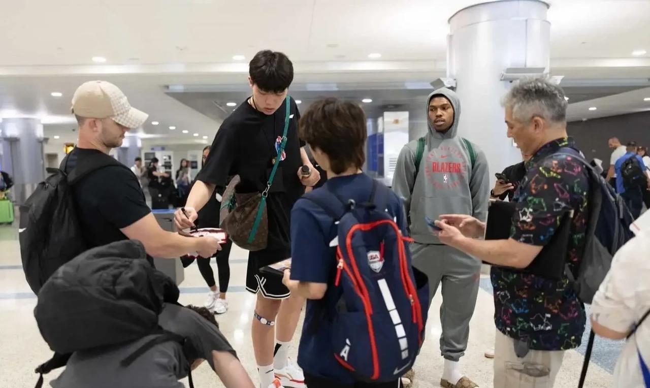 杨瀚森信心十足！
7月12日早上11:00，杨翰森将代表开拓者首次参加NBA夏季