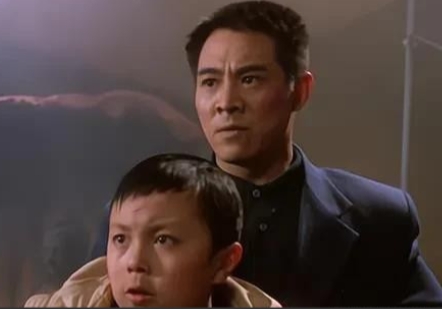 1994年，在拍摄电影《给爸爸的信》时，有一天李连杰愉快地跟梅艳芳打招呼：“嗨！