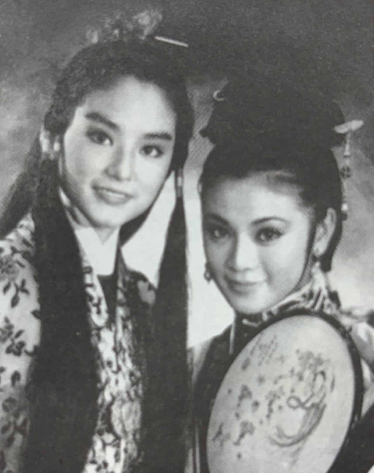 1977年电影《金玉良缘红楼梦》剧照，林青霞饰演的贾宝玉与张艾嘉饰演的林黛玉