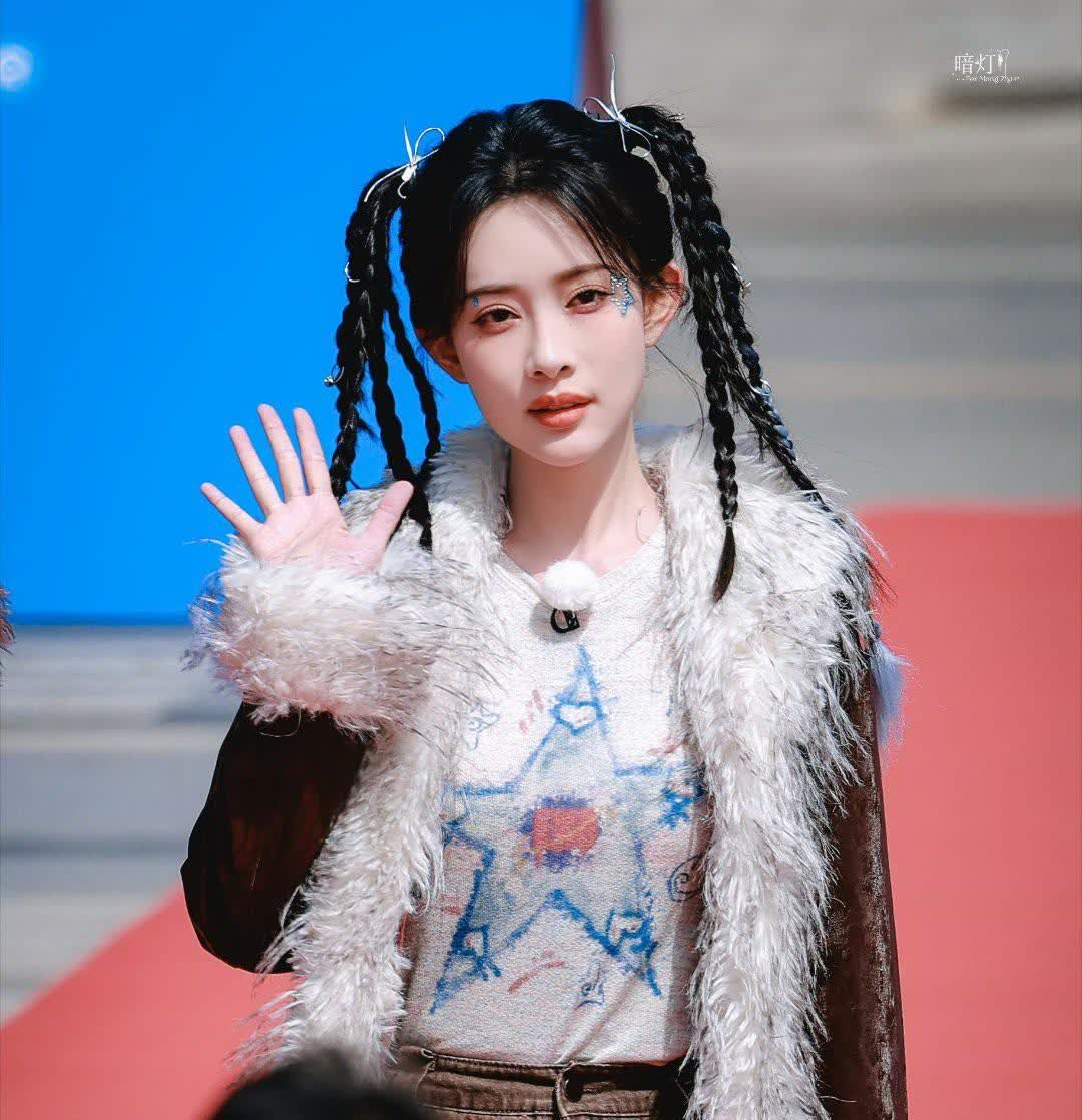 我敢说
全网现在最难过的就是孟子义了

不是因为她塌房了，也不是跟李昀锐闹