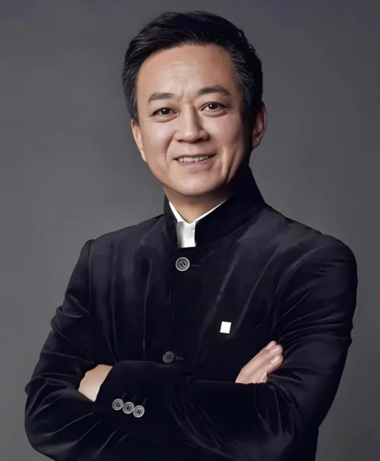 央视春晚主持人回顾











天哪！想当年守着电视看春晚，那些主持人