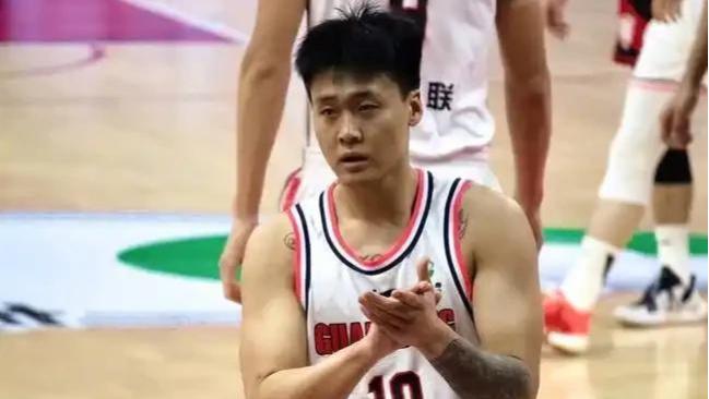 周鹏同对手发生冲突，辽宁队要警惕广东队不惜一切代价的竞技状态